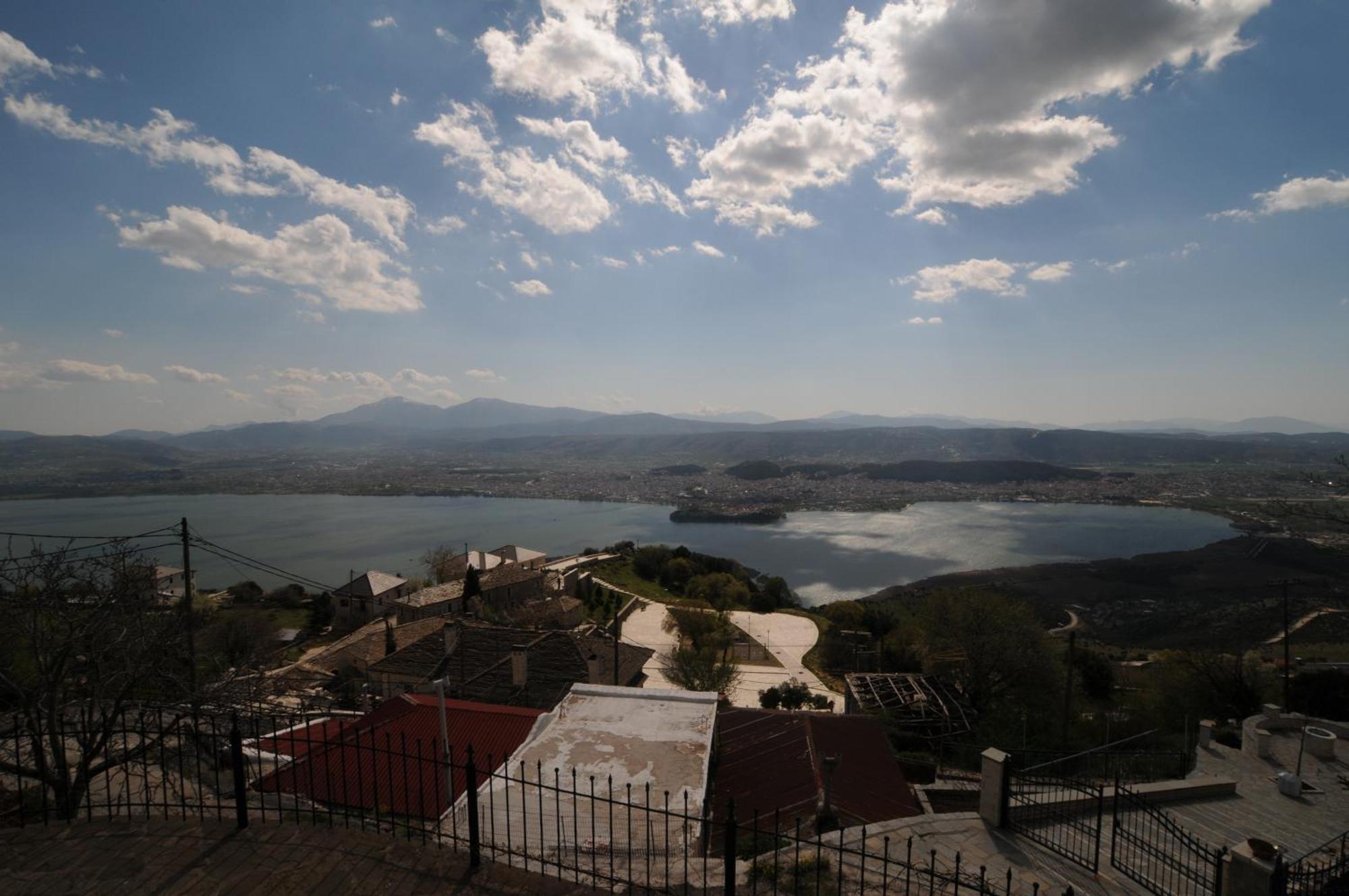 Horizon Hotel Ioannina Buitenkant foto